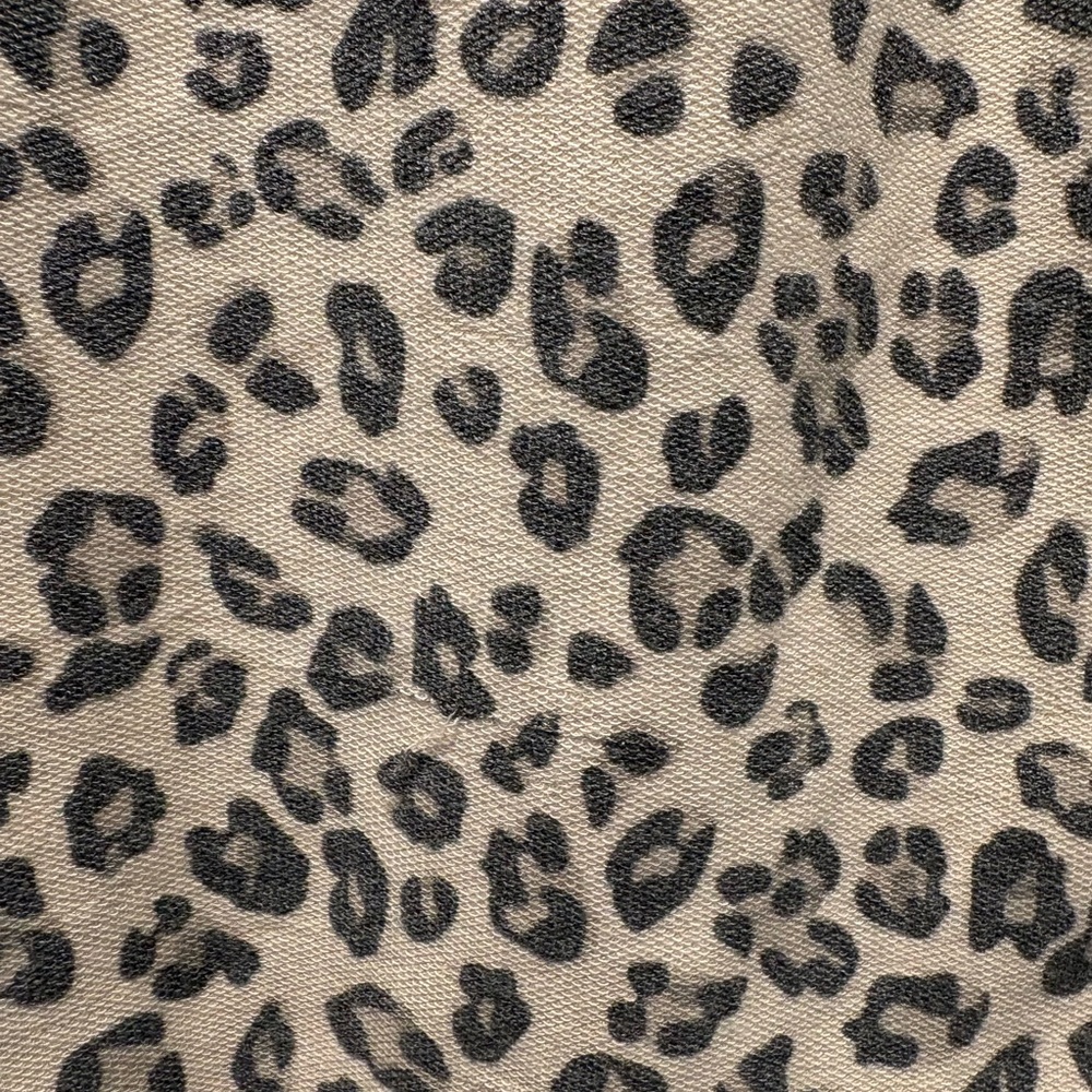 Leopard Print Long Sleeve Top - Picture 6 of 6